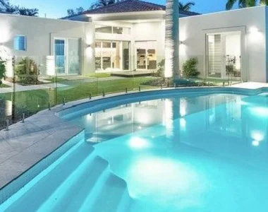 bluestone curved drop edge pool coping tiles, pool coping pavers, blues tiles, dark tiles, black tile